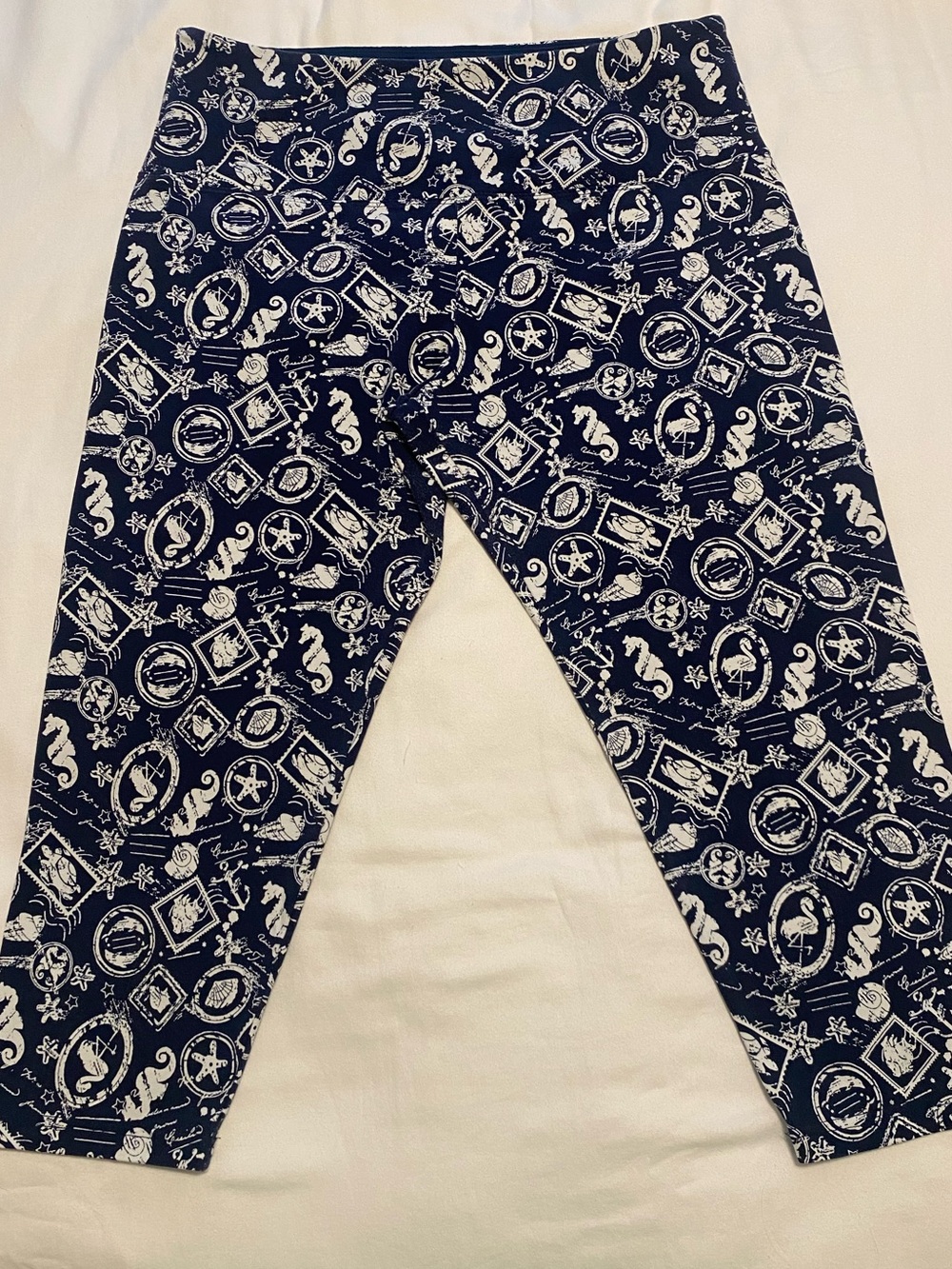 Intro. love the fit Women’s L Tummy Control Capri Legging Navy Blue Coastal